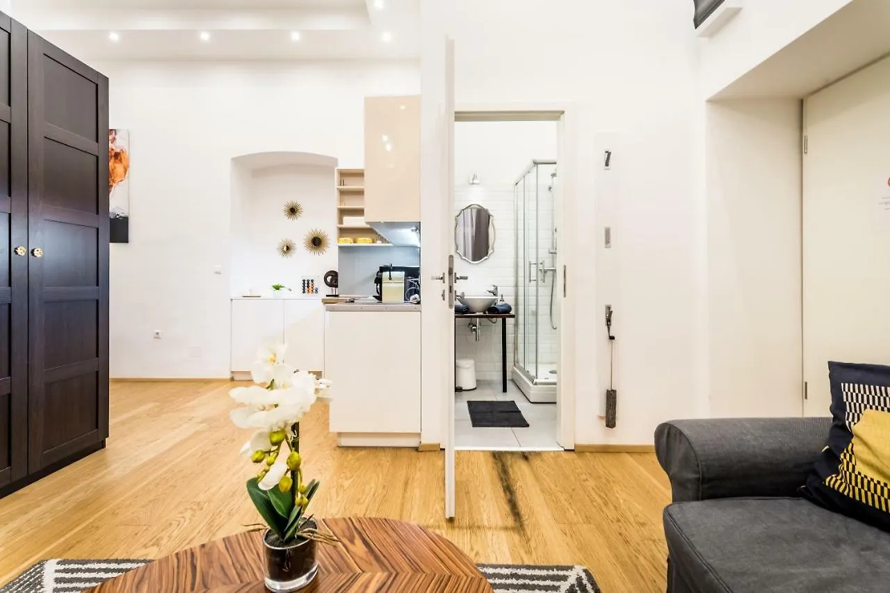 Hello Downtown Apartment - Movie Budapest 0*,  Hungary