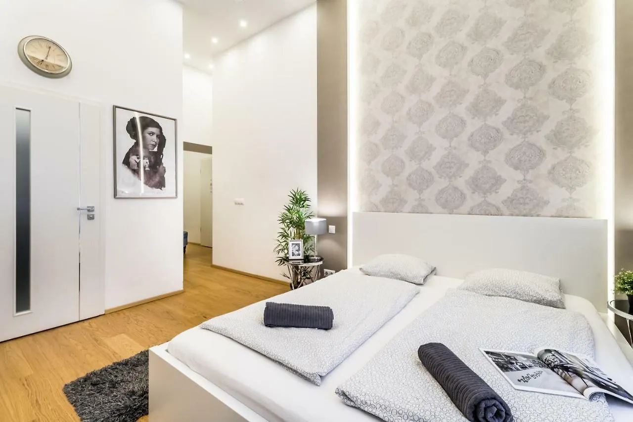 Hello Downtown Apartment - Movie Budapest Ungarn