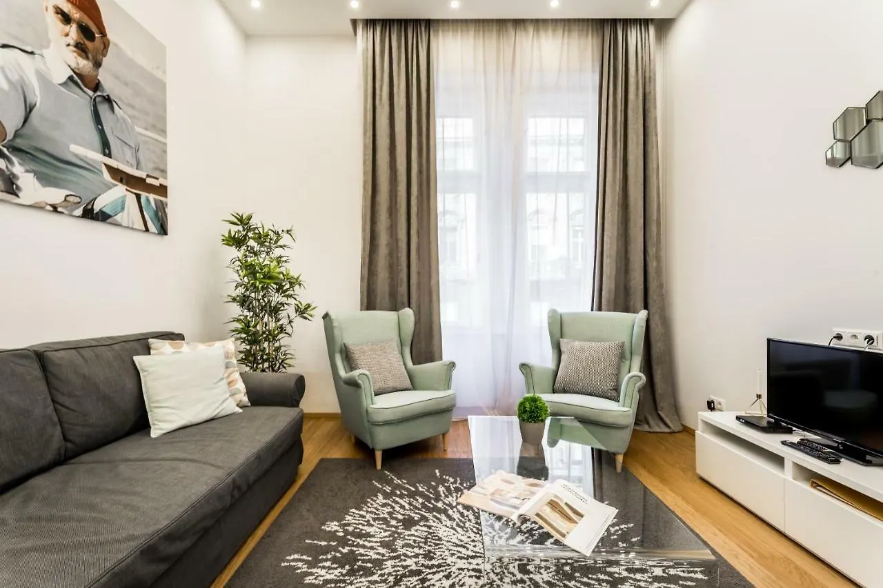 Hello Downtown Apartment - Movie Budapest