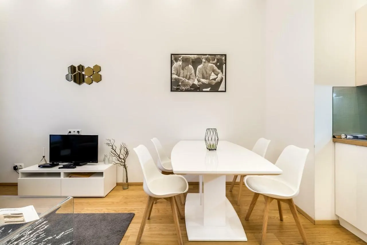 Hello Downtown Apartment - Movie Budapest