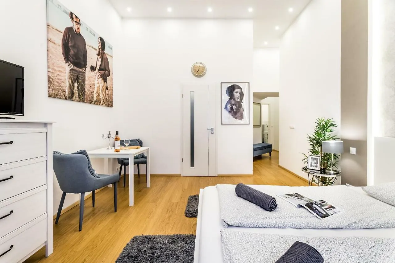 Hello Downtown Apartment - Movie Budapest