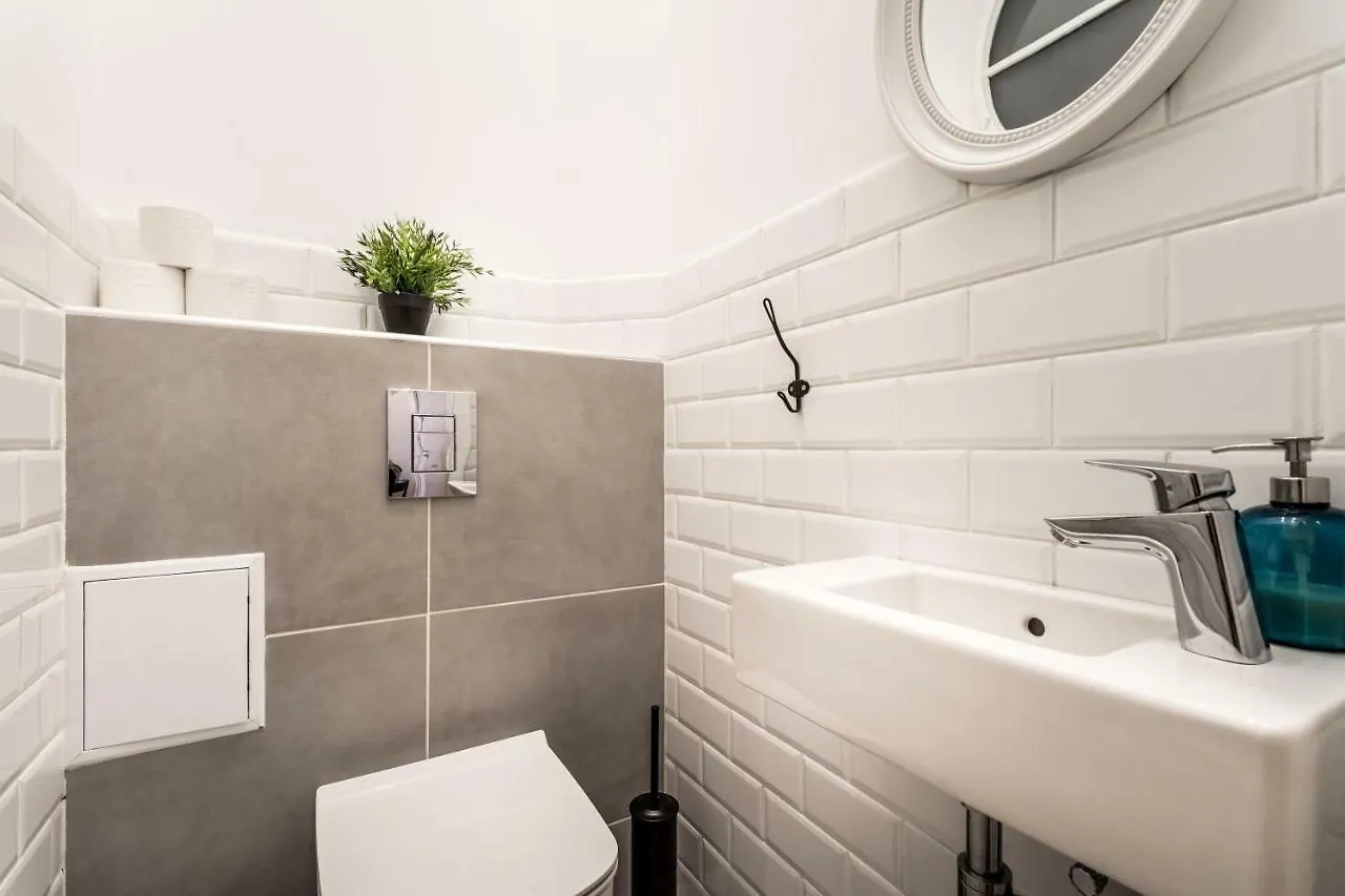 Hello Downtown Apartment - Movie Budapest
